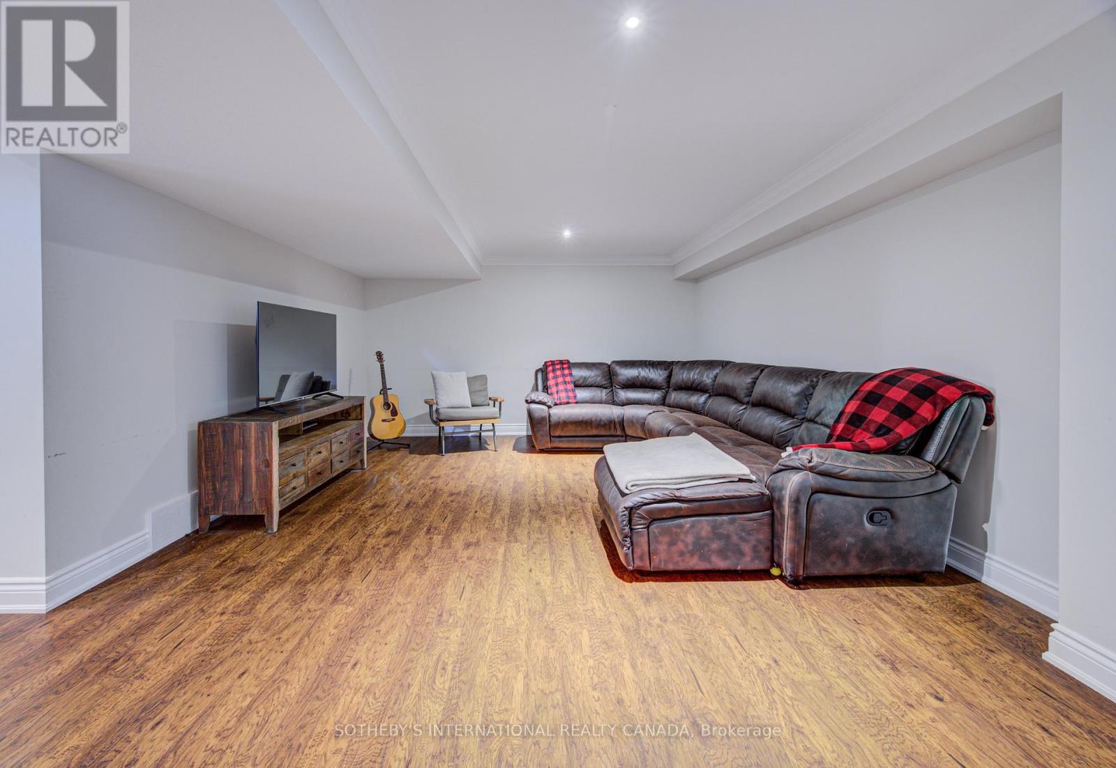 122 ANGLER AVENUE - 29