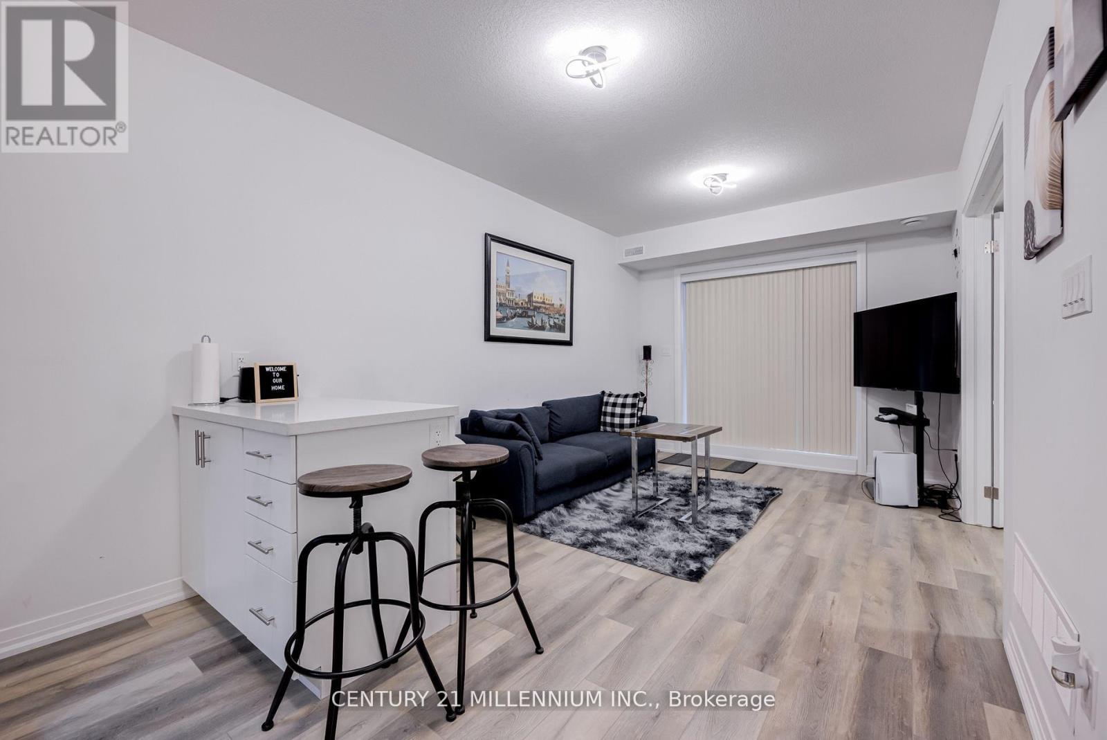#102 6705 CROPP STREET E - 19