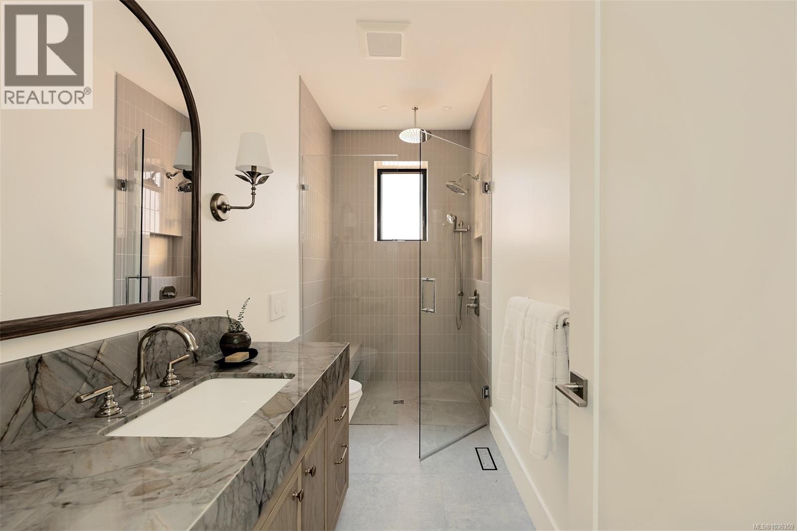 587 Oliver St - 41