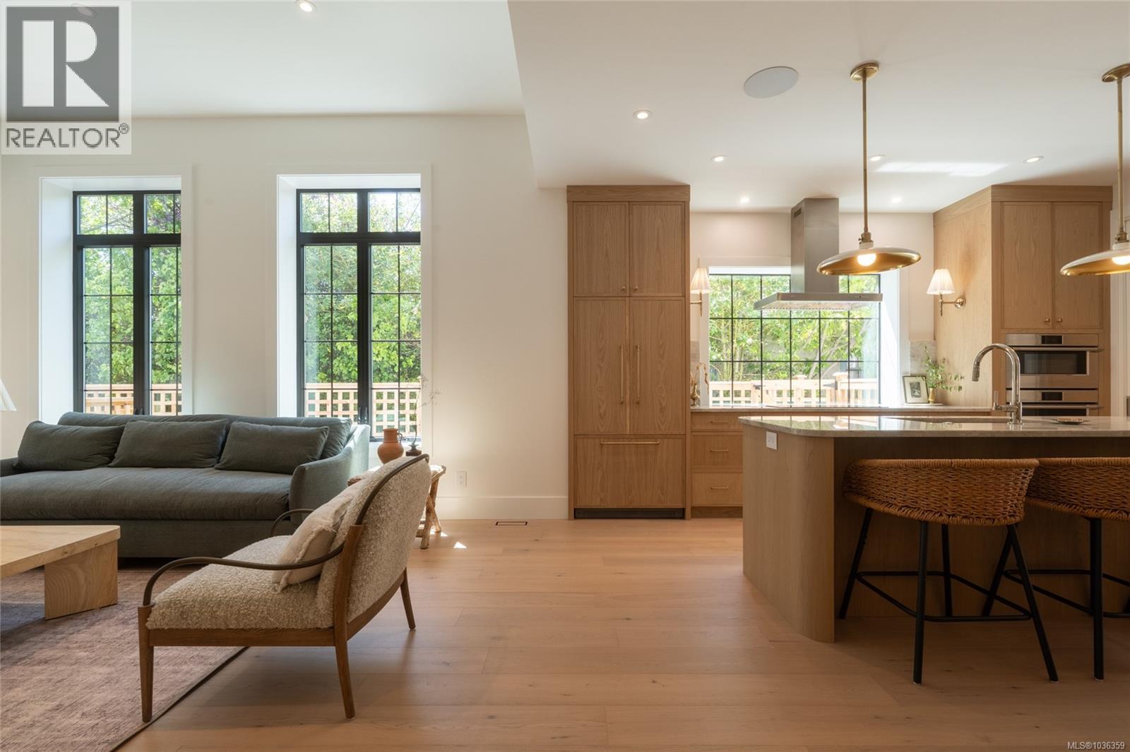 587 Oliver St - 5