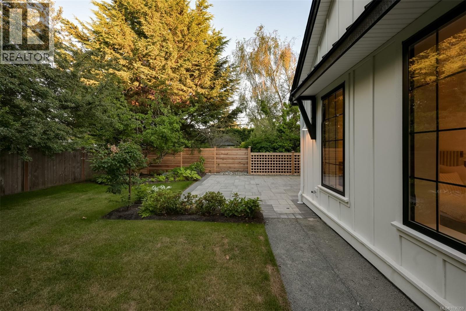 587 Oliver St - 56