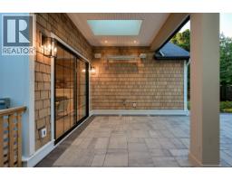 587 Oliver St, Oak Bay, BC V8S4W2 Photo 48