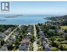 587 Oliver St, Oak Bay, BC V8S4W2 Photo 63
