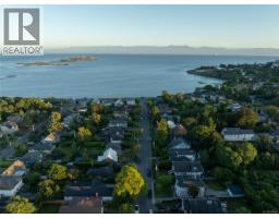 587 Oliver St, Oak Bay, BC V8S4W2 Photo 64