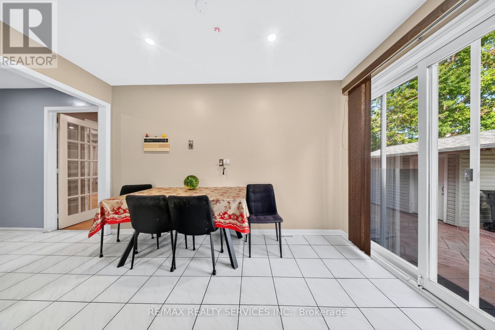 14 GATESGILL STREET - 15