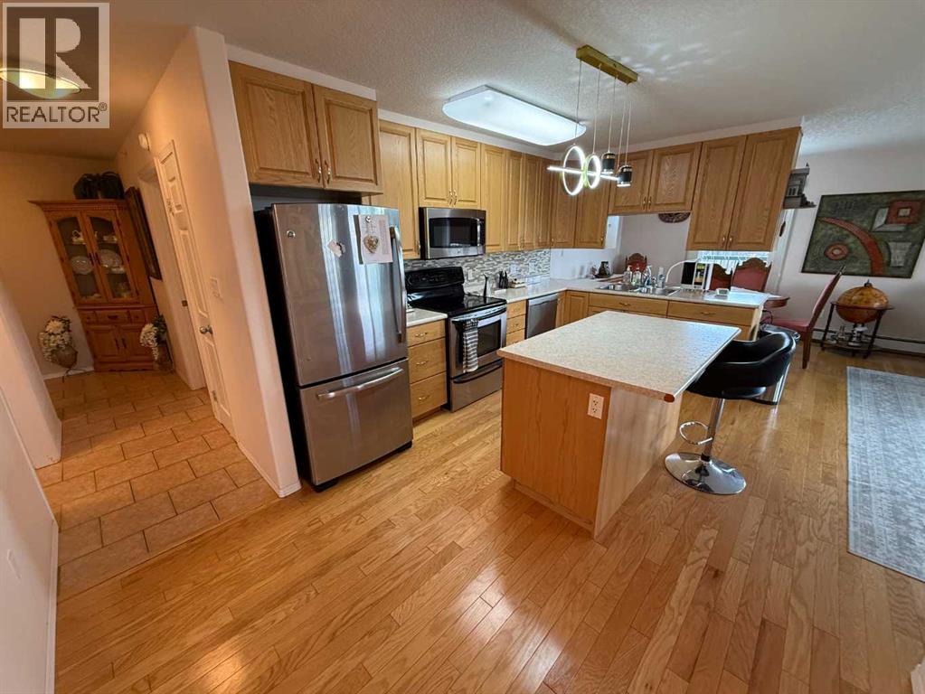 #404 228 Pembina Avenue - 4