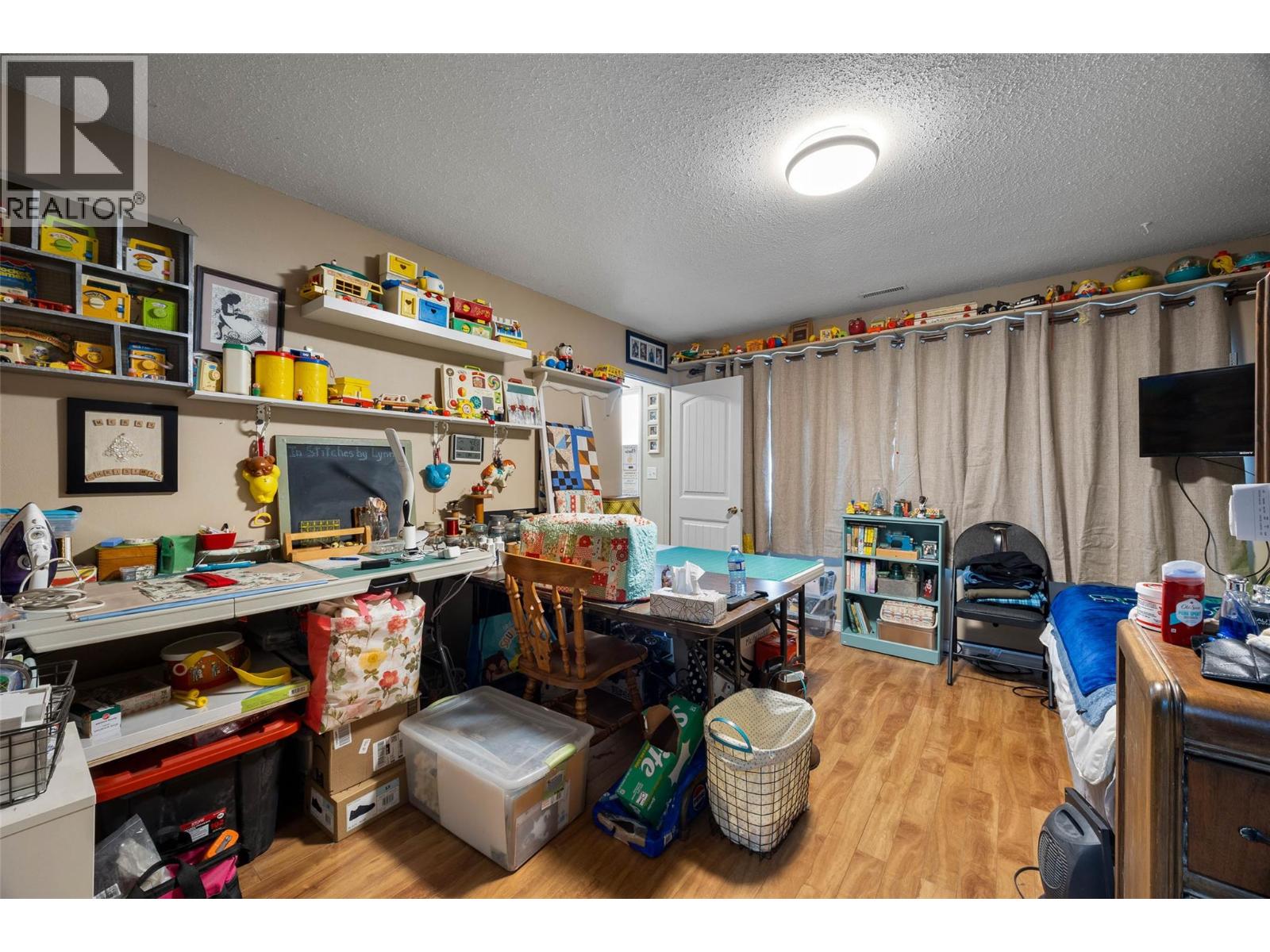 #3 800 Valhalla Drive - 18