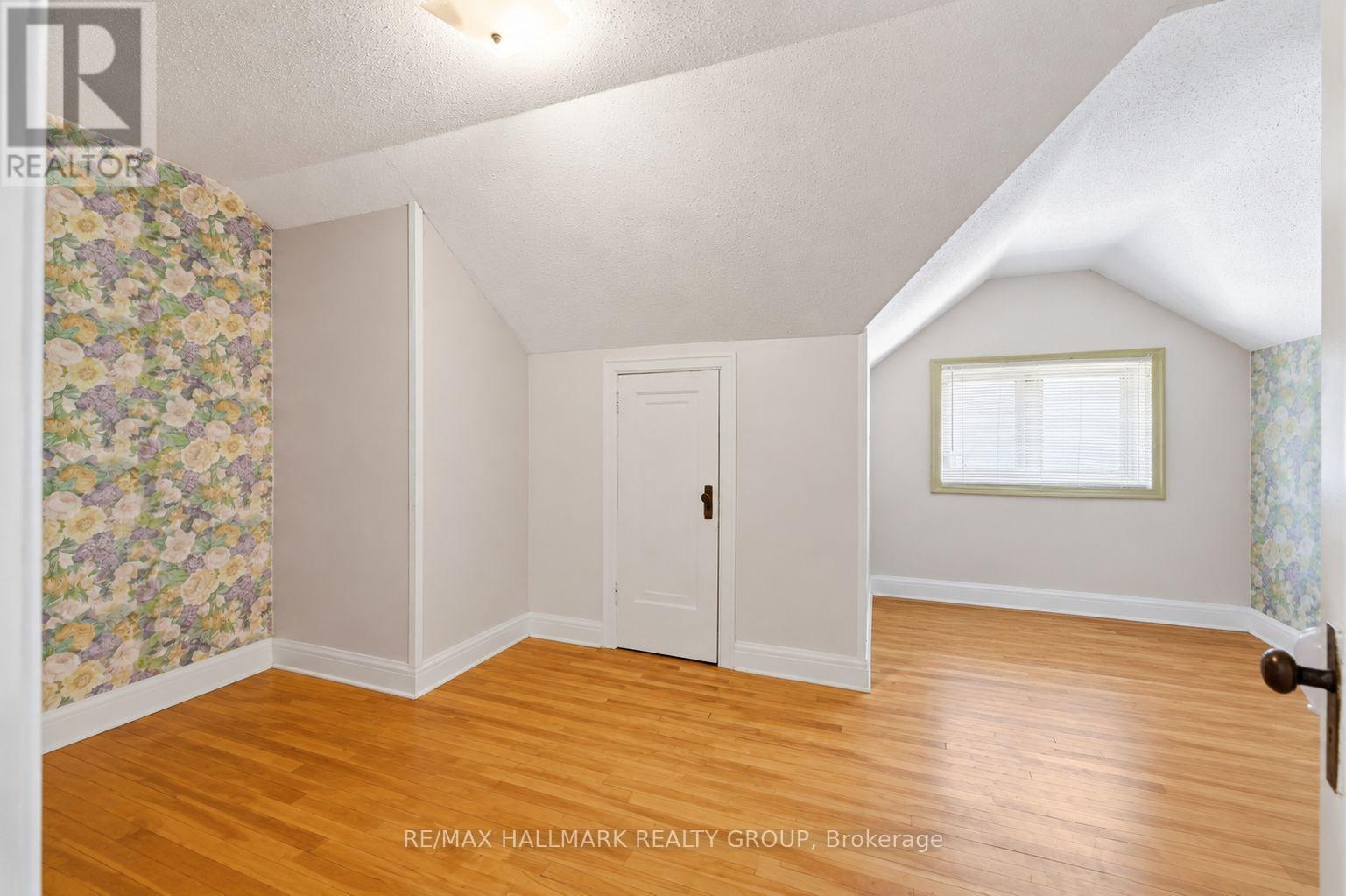 Land for Sale in Ottawa – 70 QUEEN MARY STREET, Ottawa – MLS# X13491502 - Image 32