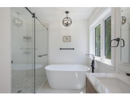 20452 46a Avenue, Langley, BC V3A3J8 Photo 25
