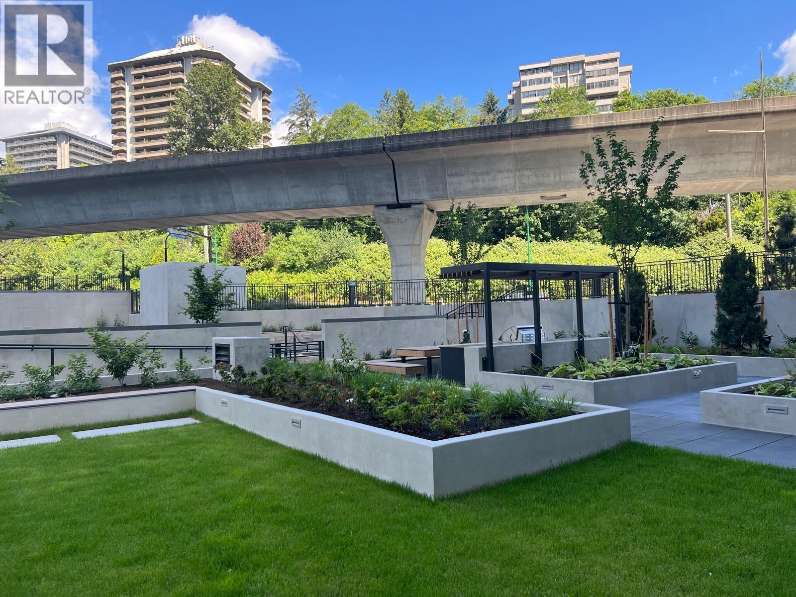 17XX 2135 Springer AVE AVENUE, Burnaby