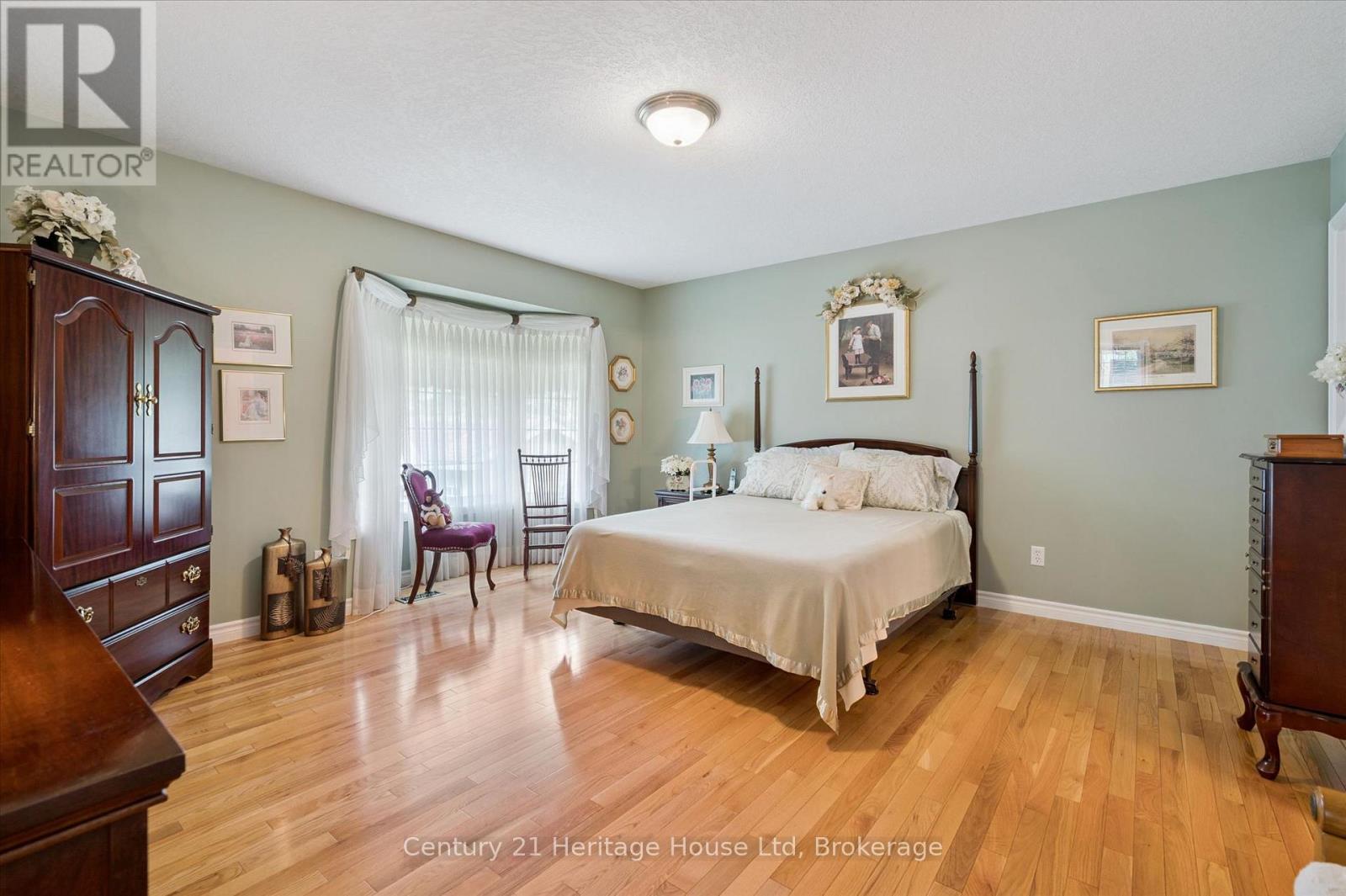 545 ATHOL STREET - 20
