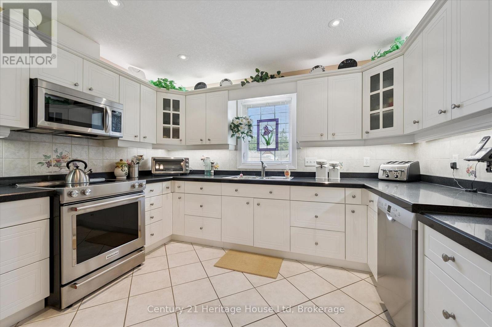 545 ATHOL STREET - 7