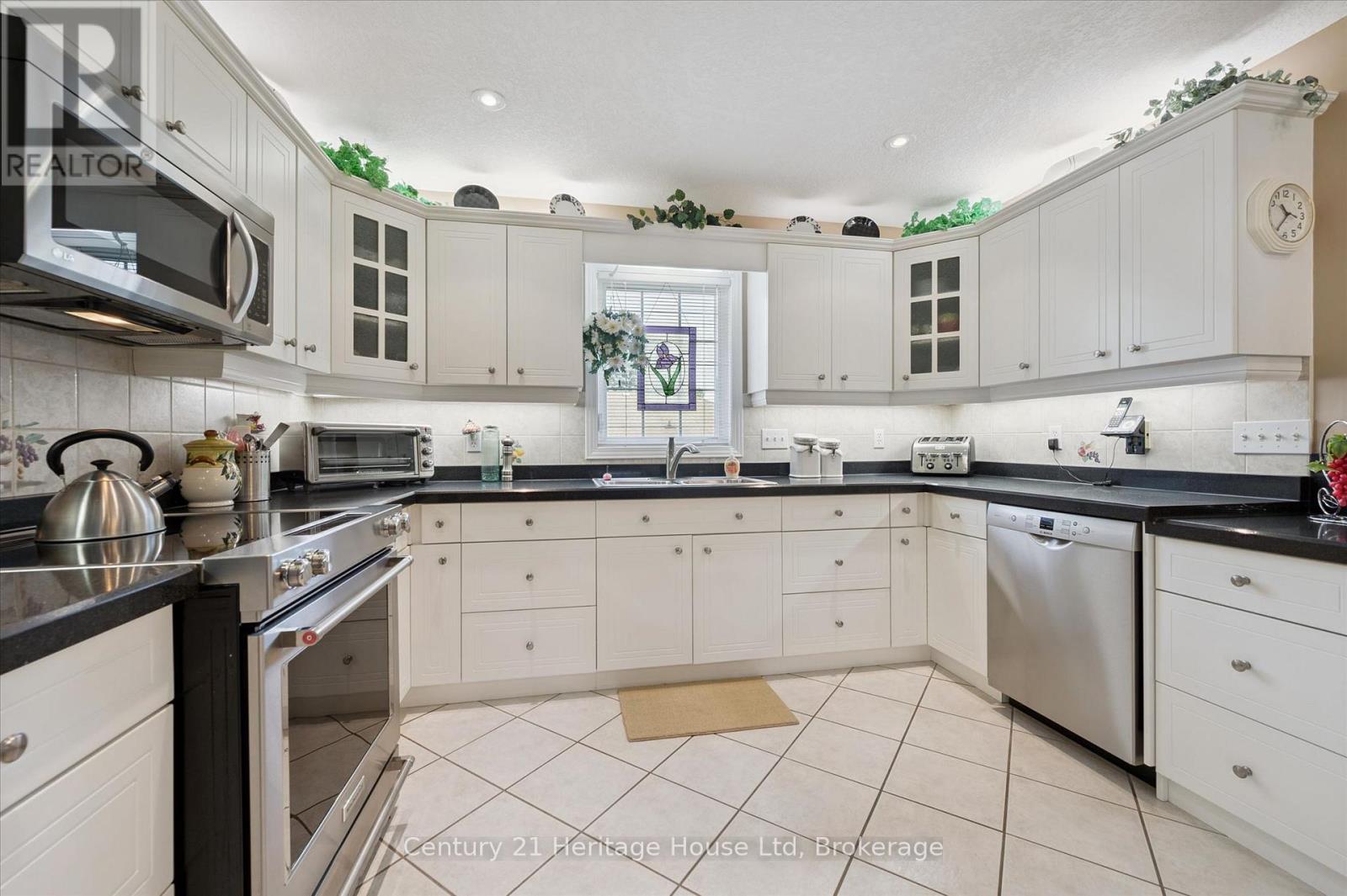 545 ATHOL STREET - 8
