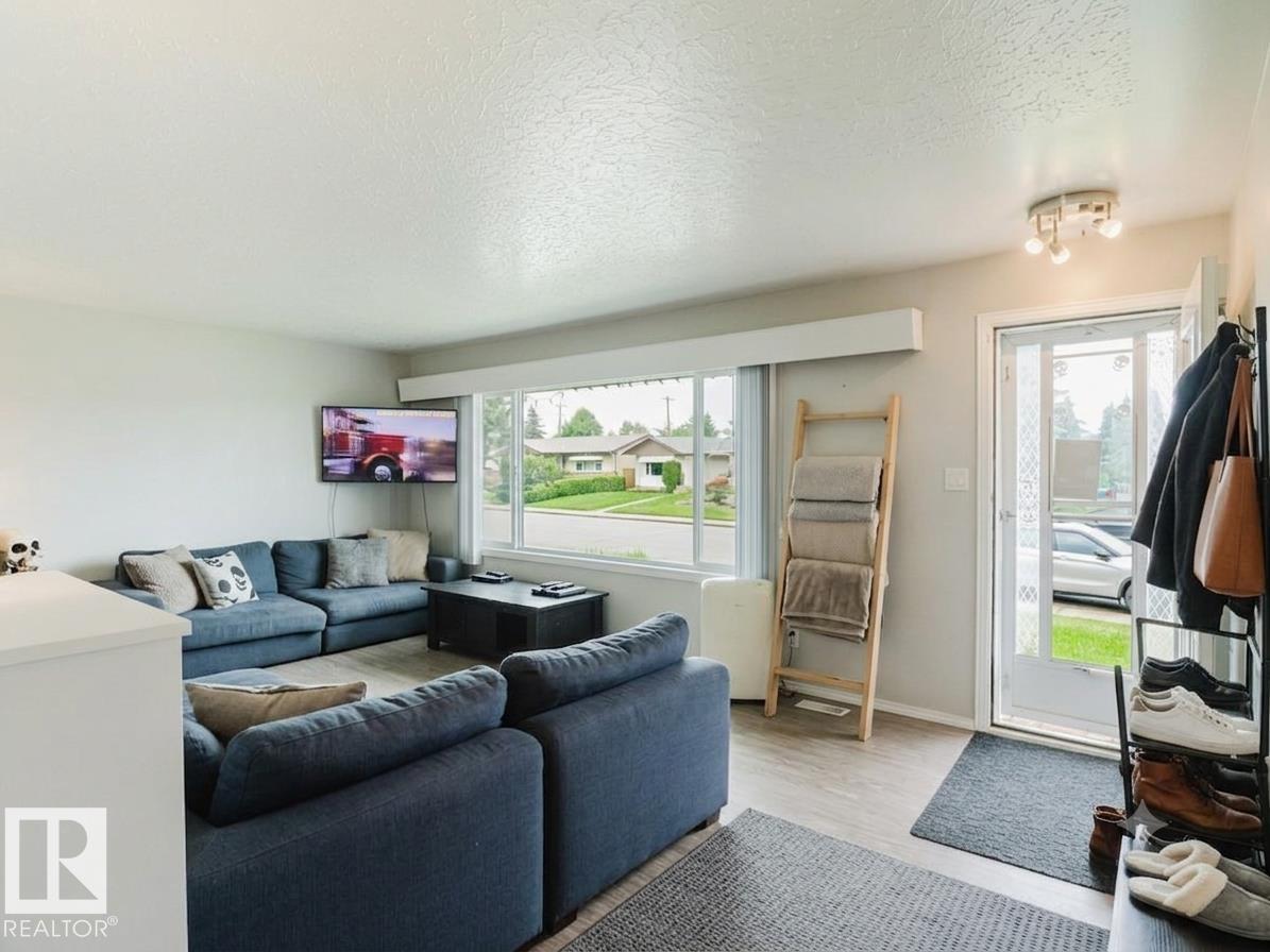 7515 130 AV NW - photo 4