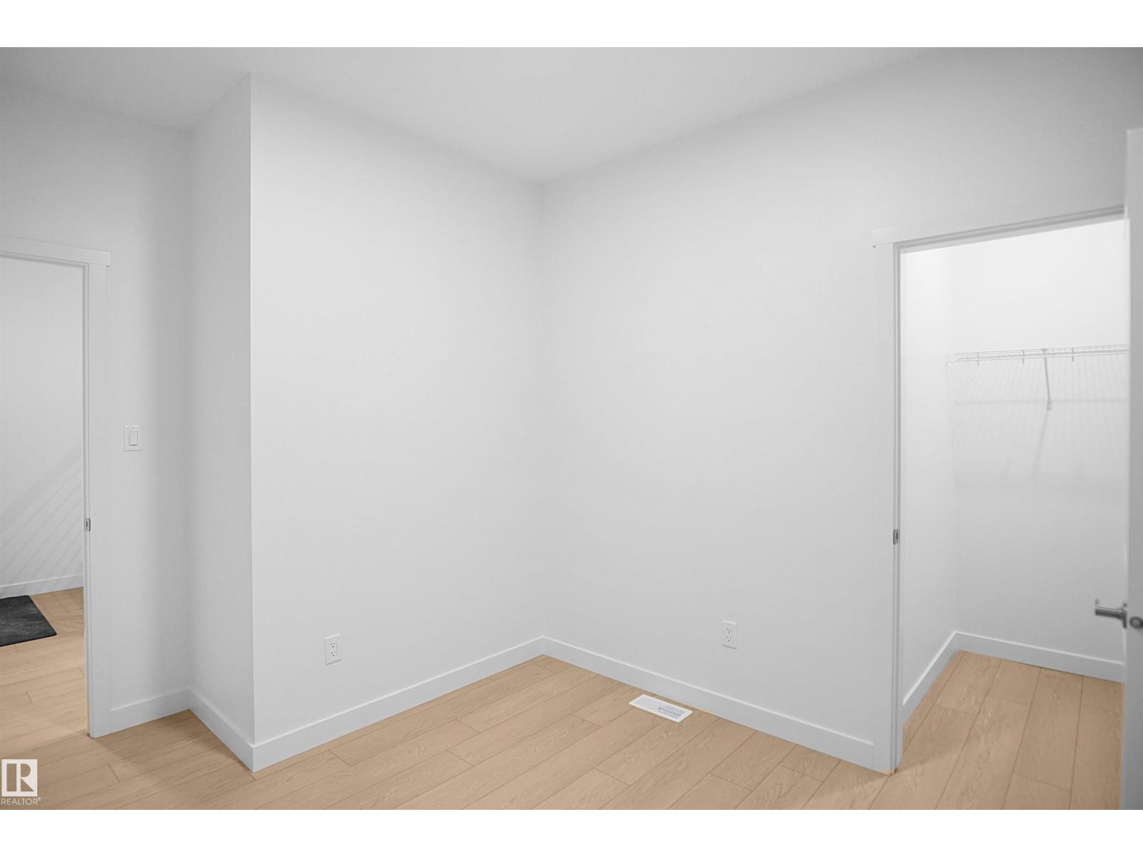 952 17 AV NW - 18