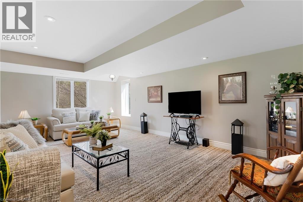 228 GLENARIFF Drive - 34