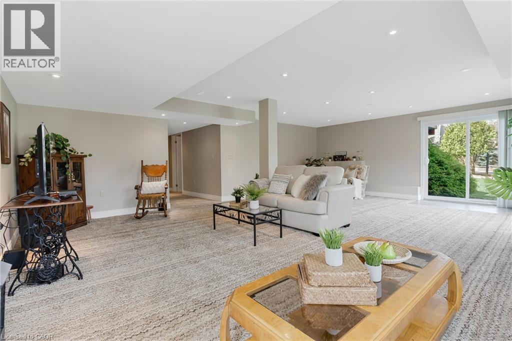 228 GLENARIFF Drive - 36