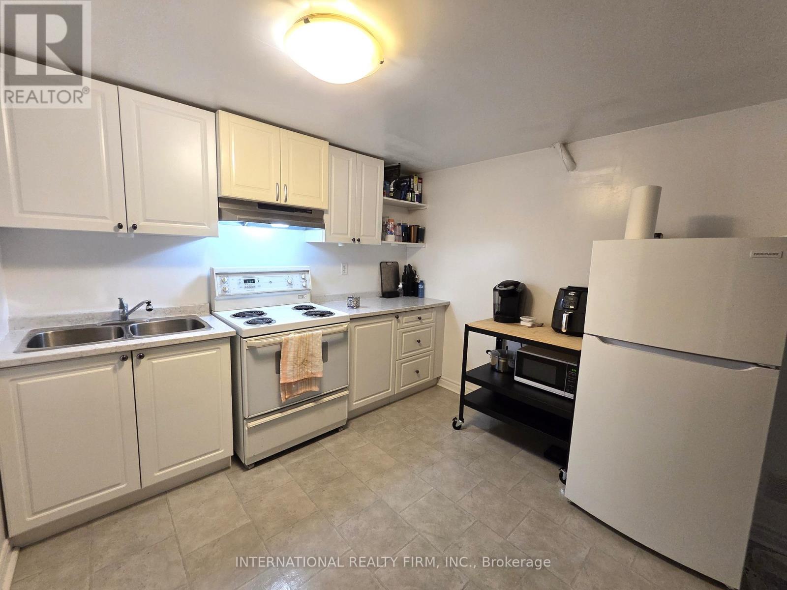 132 ESTHER DRIVE - 21