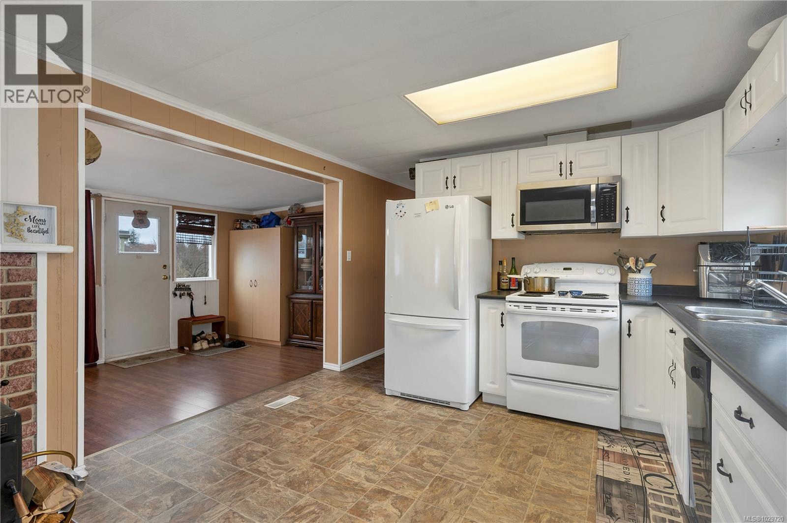 #81 951 Homewood Rd - 3