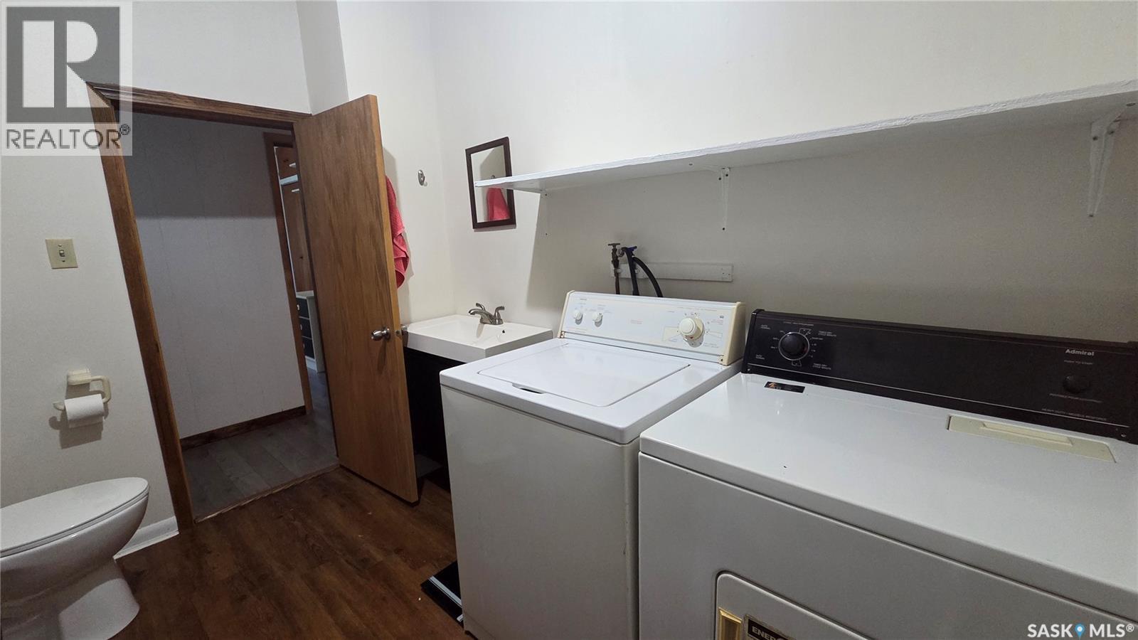 307 1st STREET E - 15