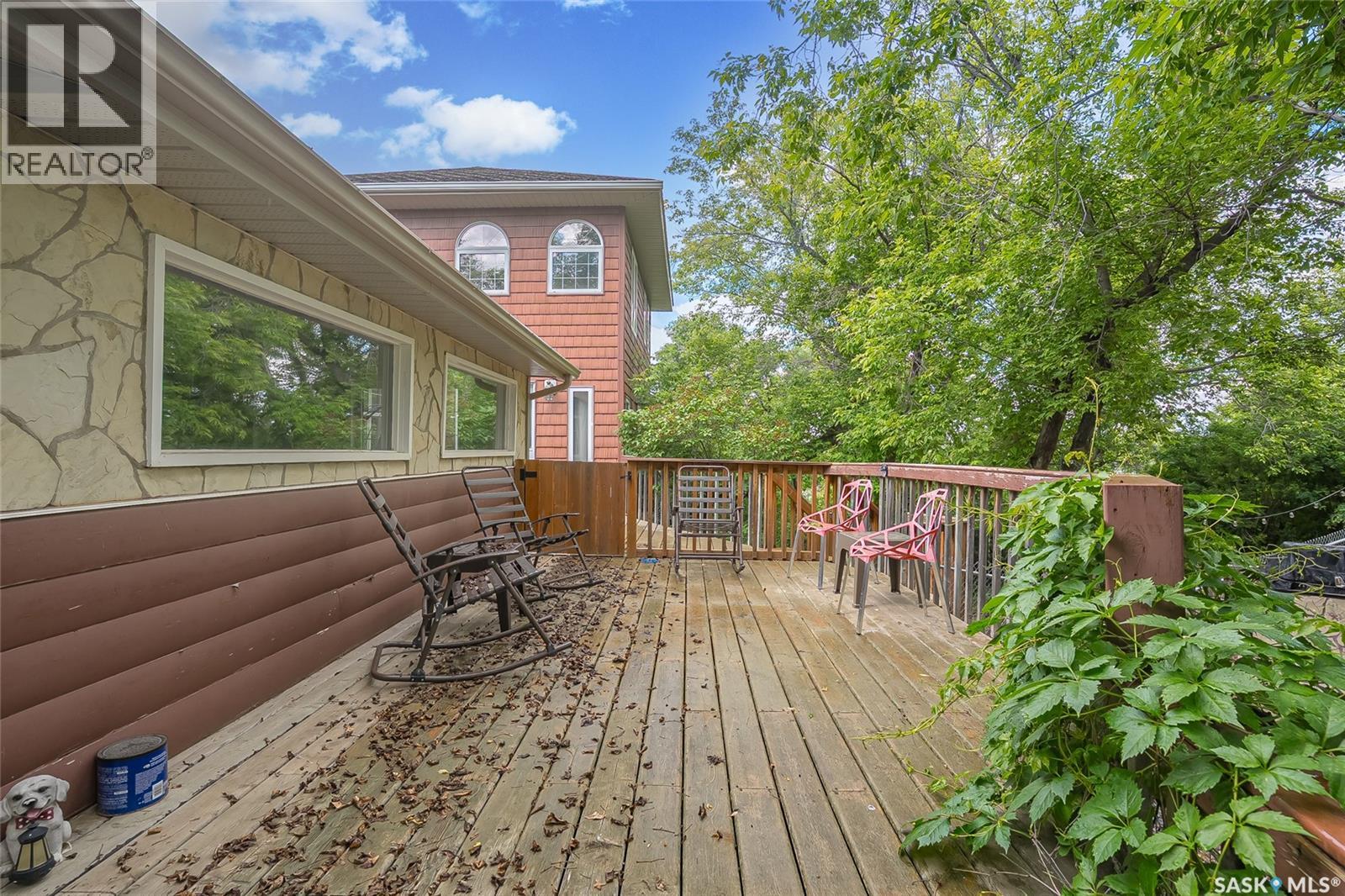 215 Regina STREET - 8