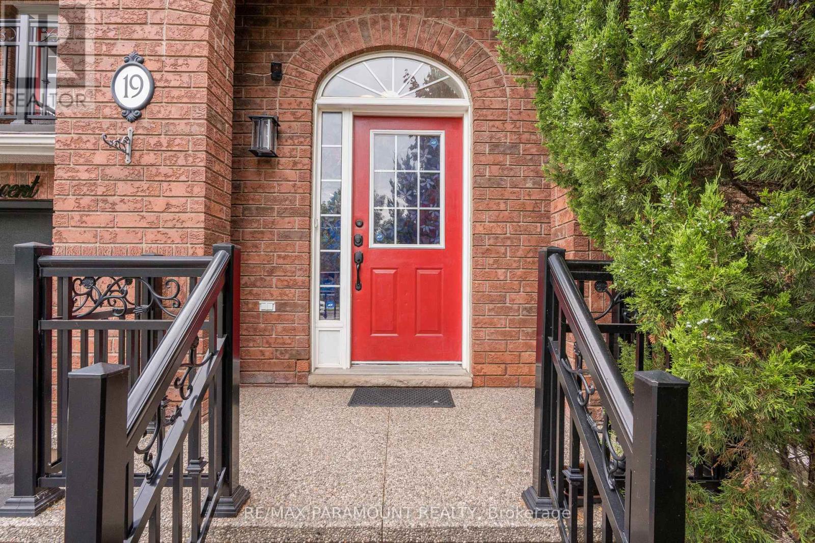 19 RIVER ROCK CRESCENT - 2