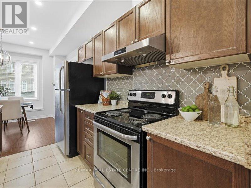 #9 122 DUNDAS STREET E - 15