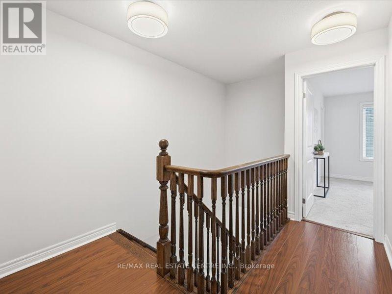 #9 122 DUNDAS STREET E - 23