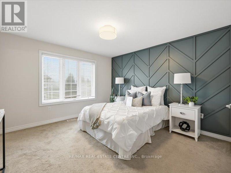 #9 122 DUNDAS STREET E - 24