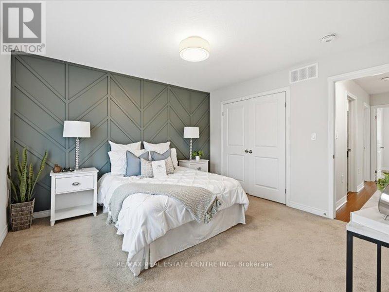 #9 122 DUNDAS STREET E - 25