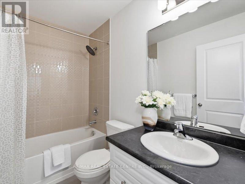 #9 122 DUNDAS STREET E - 31