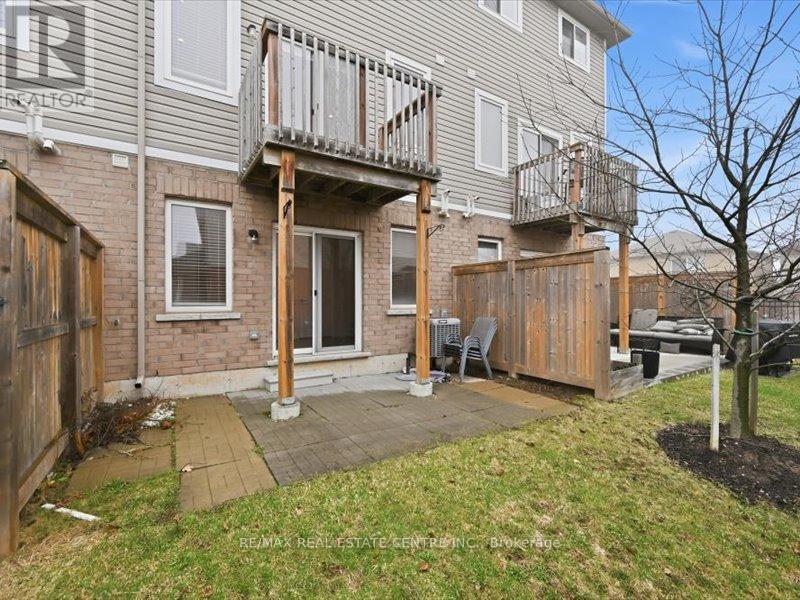 #9 122 DUNDAS STREET E - 34