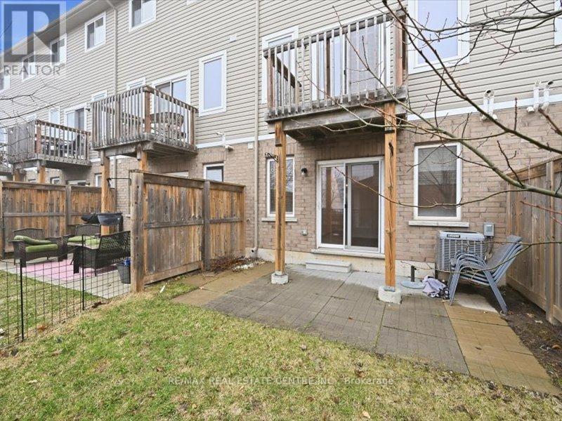 #9 122 DUNDAS STREET E - 36