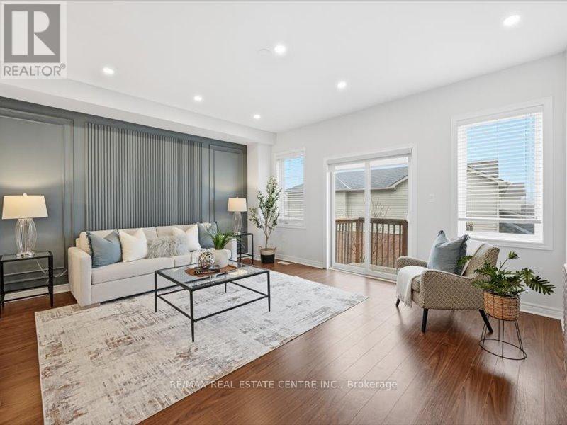 #9 122 DUNDAS STREET E - 7