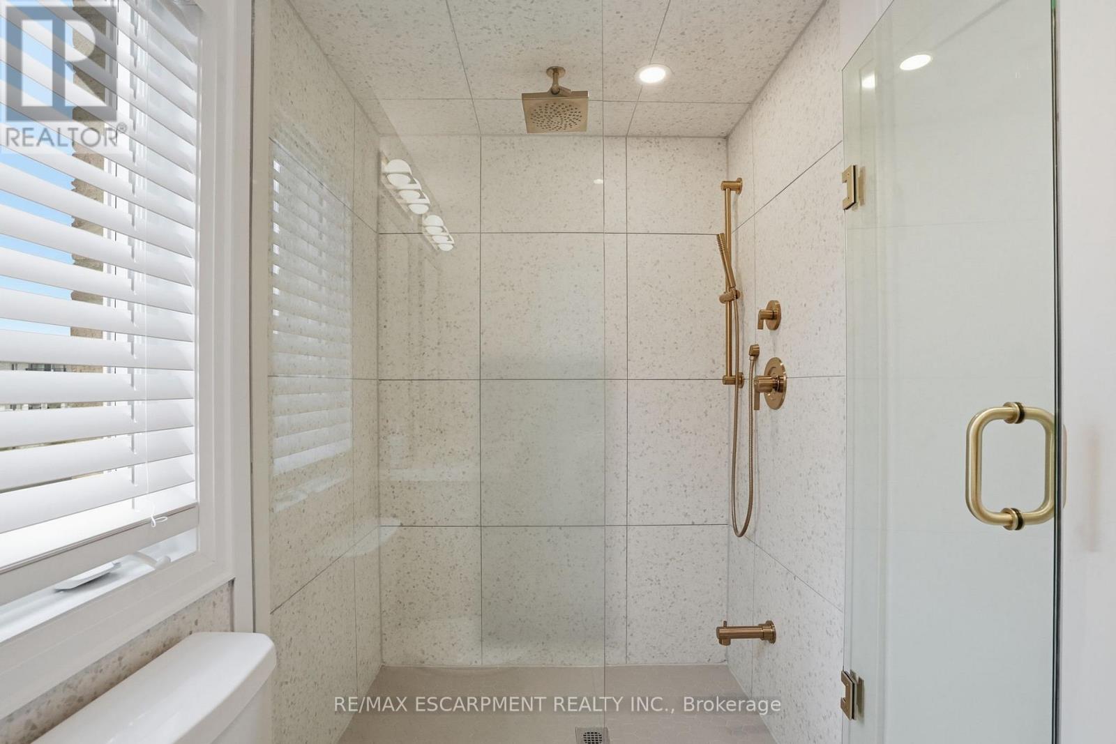 25 RAINEY DRIVE - 31