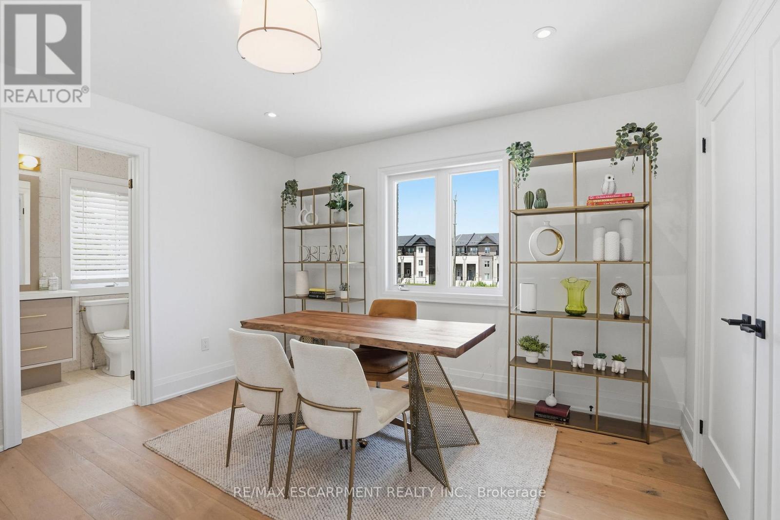 25 RAINEY DRIVE - 33