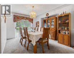 Dining nook - 1967 Augusta Pl, Campbell River, BC V9H1R5 Photo 11