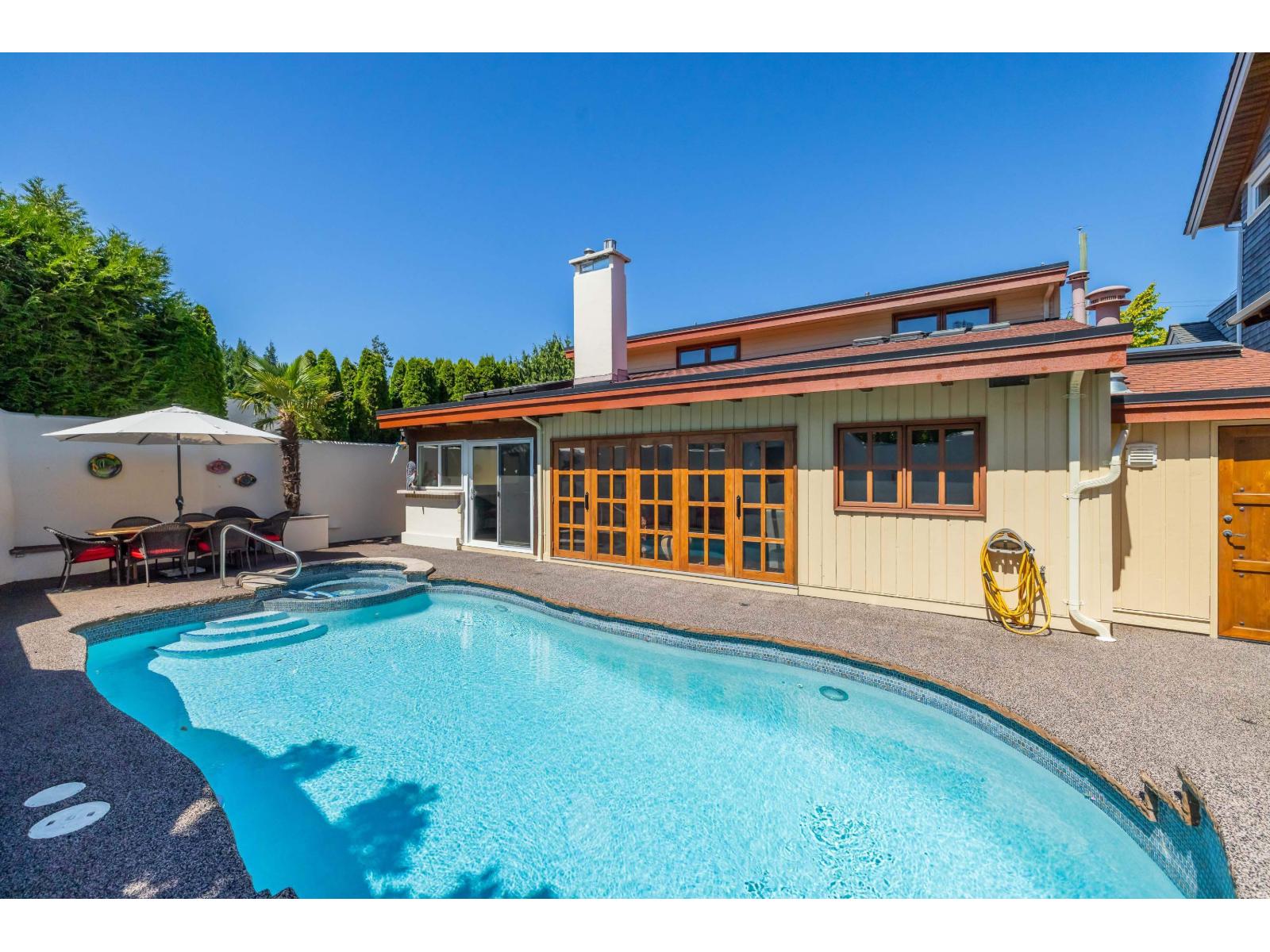 3080 MCBRIDE AVENUE, Surrey