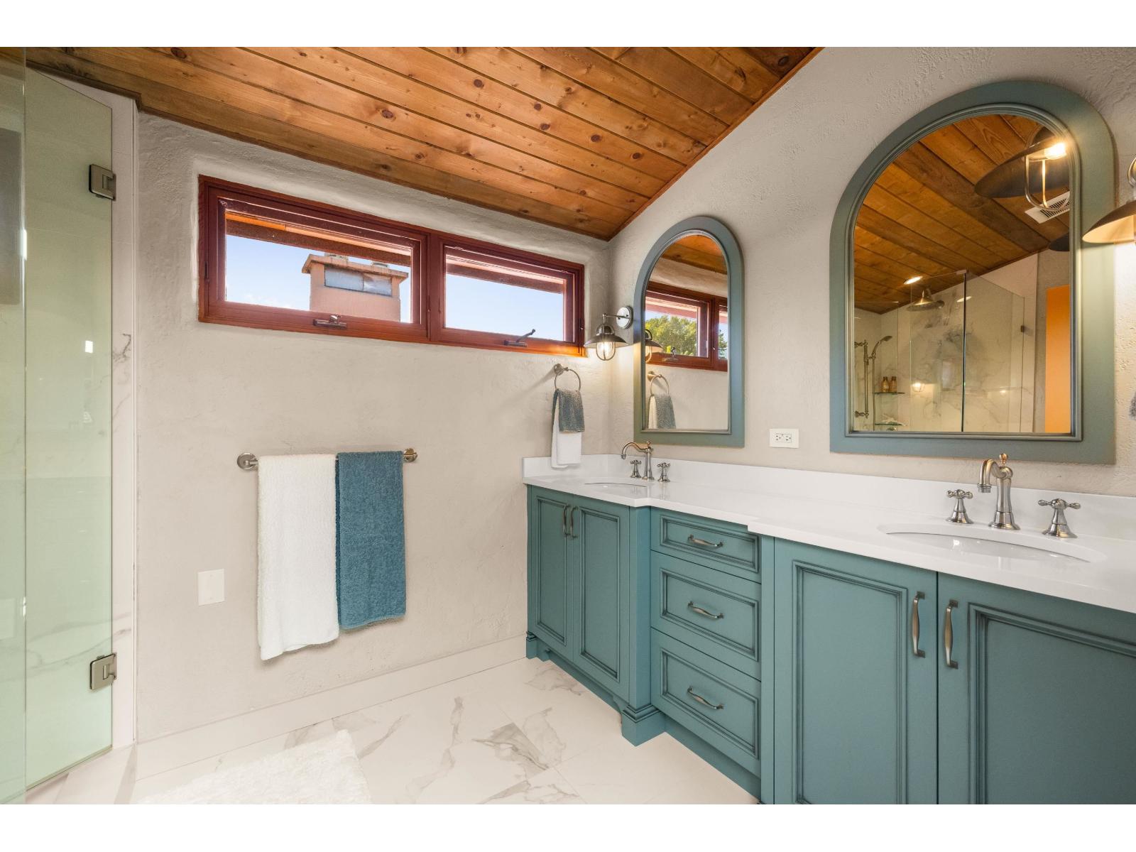 3080 MCBRIDE AVENUE, Surrey