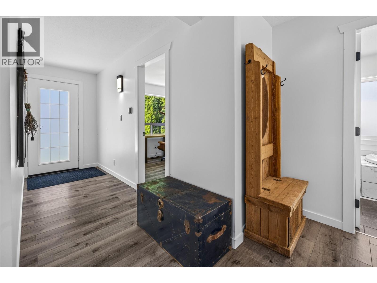 675 Robinson Avenue - 33