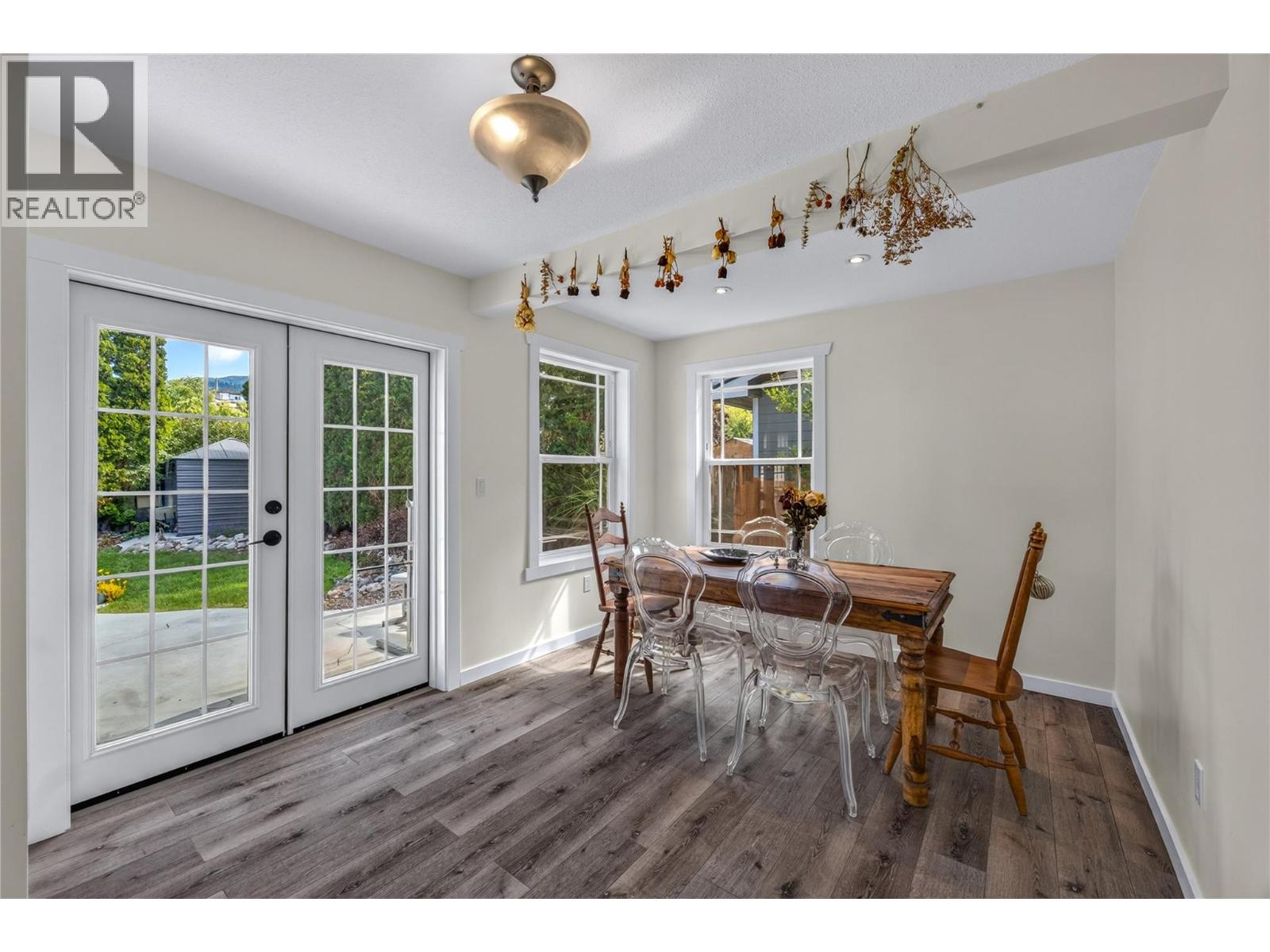 675 Robinson Avenue - 9