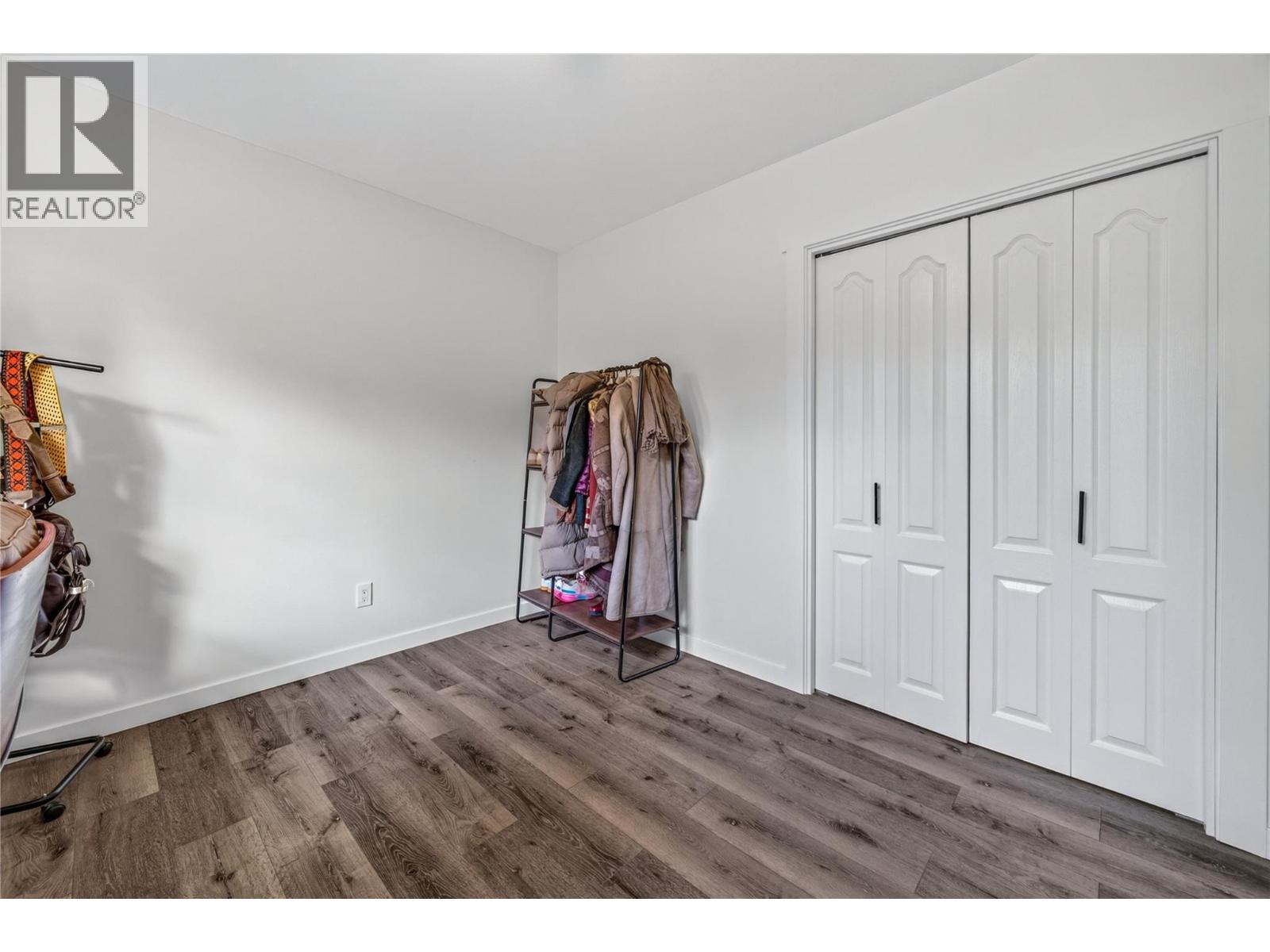 675 Robinson Avenue - 25