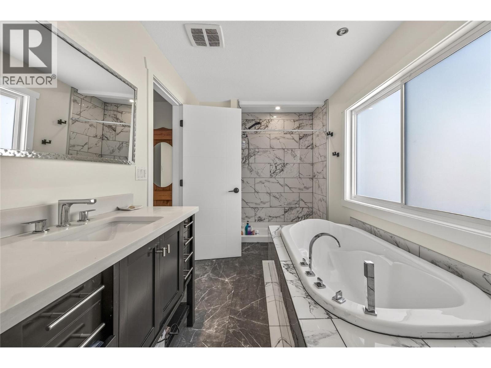 675 Robinson Avenue, Naramata