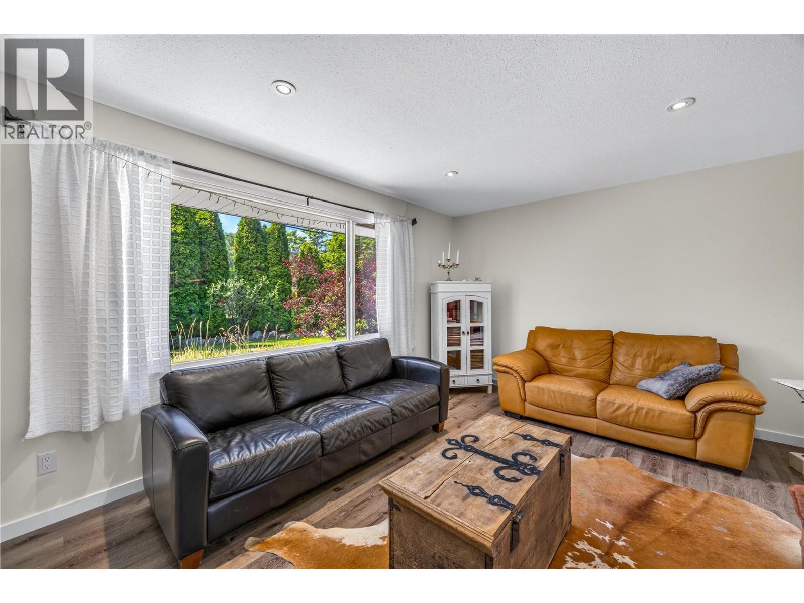 675 Robinson Avenue - 13