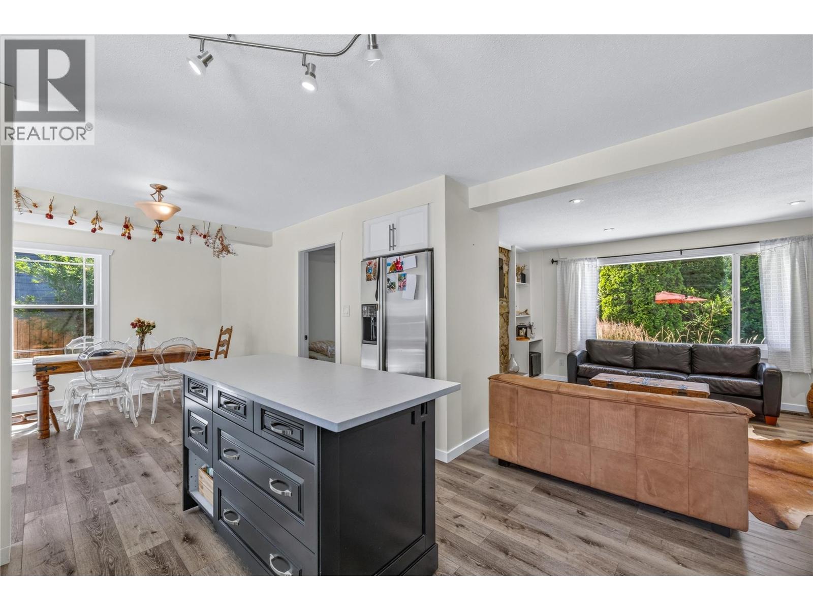 675 Robinson Avenue - 8