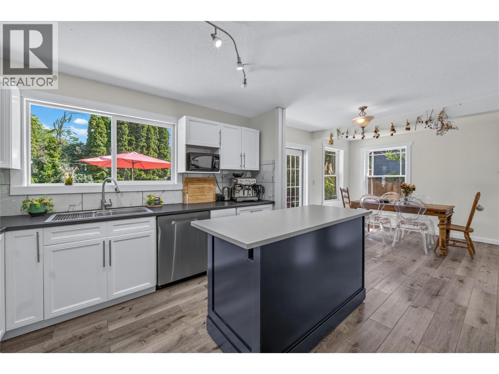 675 Robinson Avenue - 4