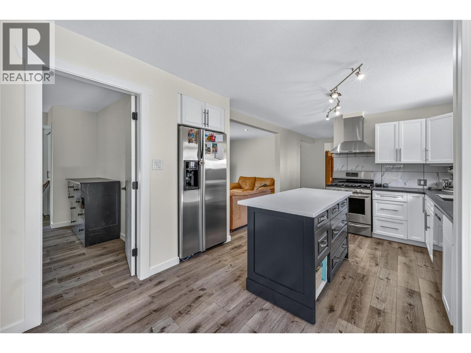 675 Robinson Avenue - 7