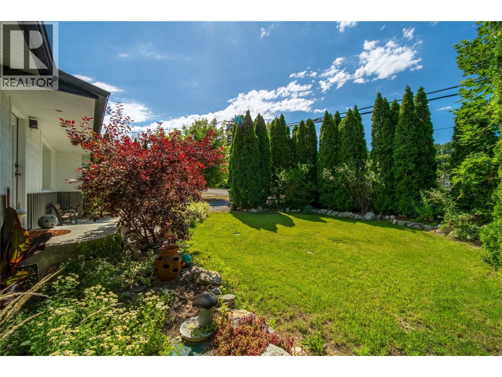 675 Robinson Avenue - 18