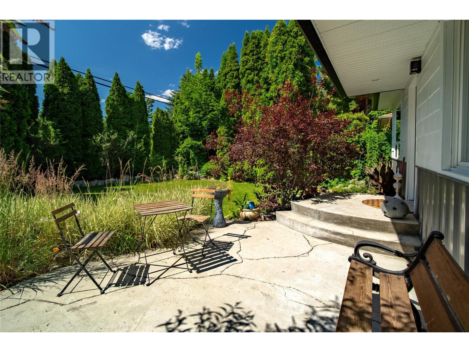 675 Robinson Avenue - 34