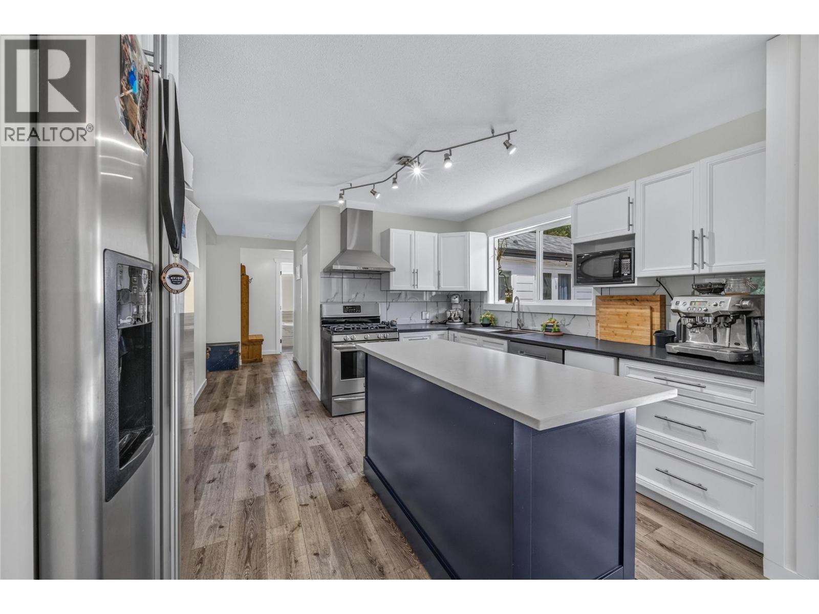 675 Robinson Avenue - 6